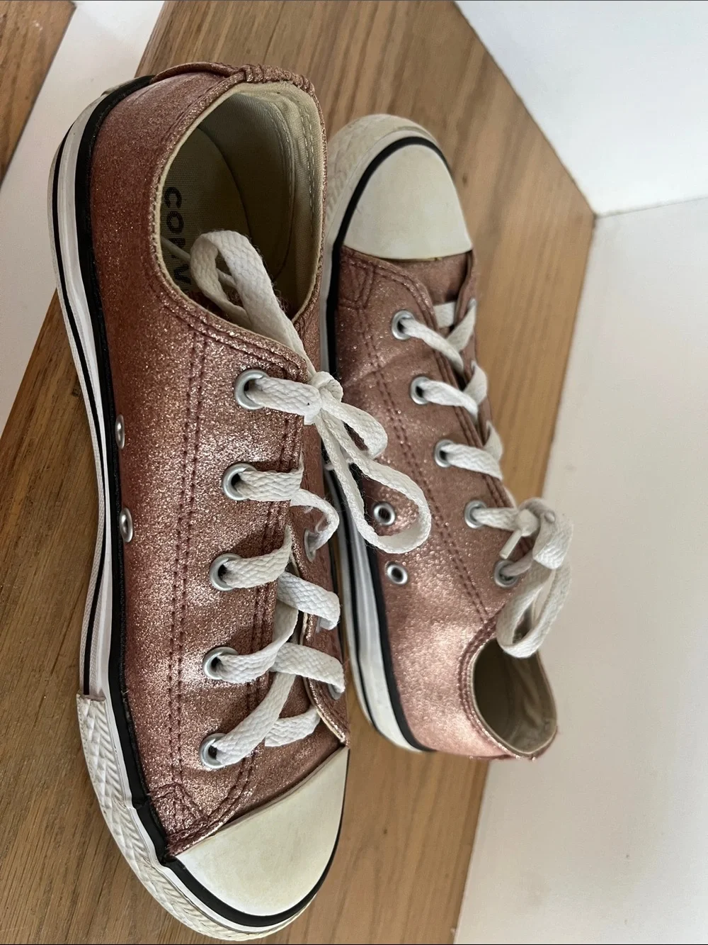 Converse shimmering rose